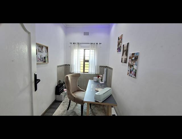 3 bed property to rent in FLORIDA